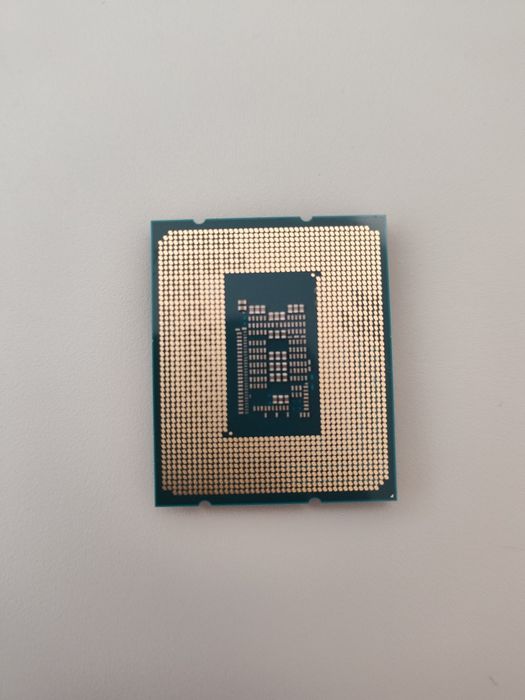 procesor Intel i3 12100F