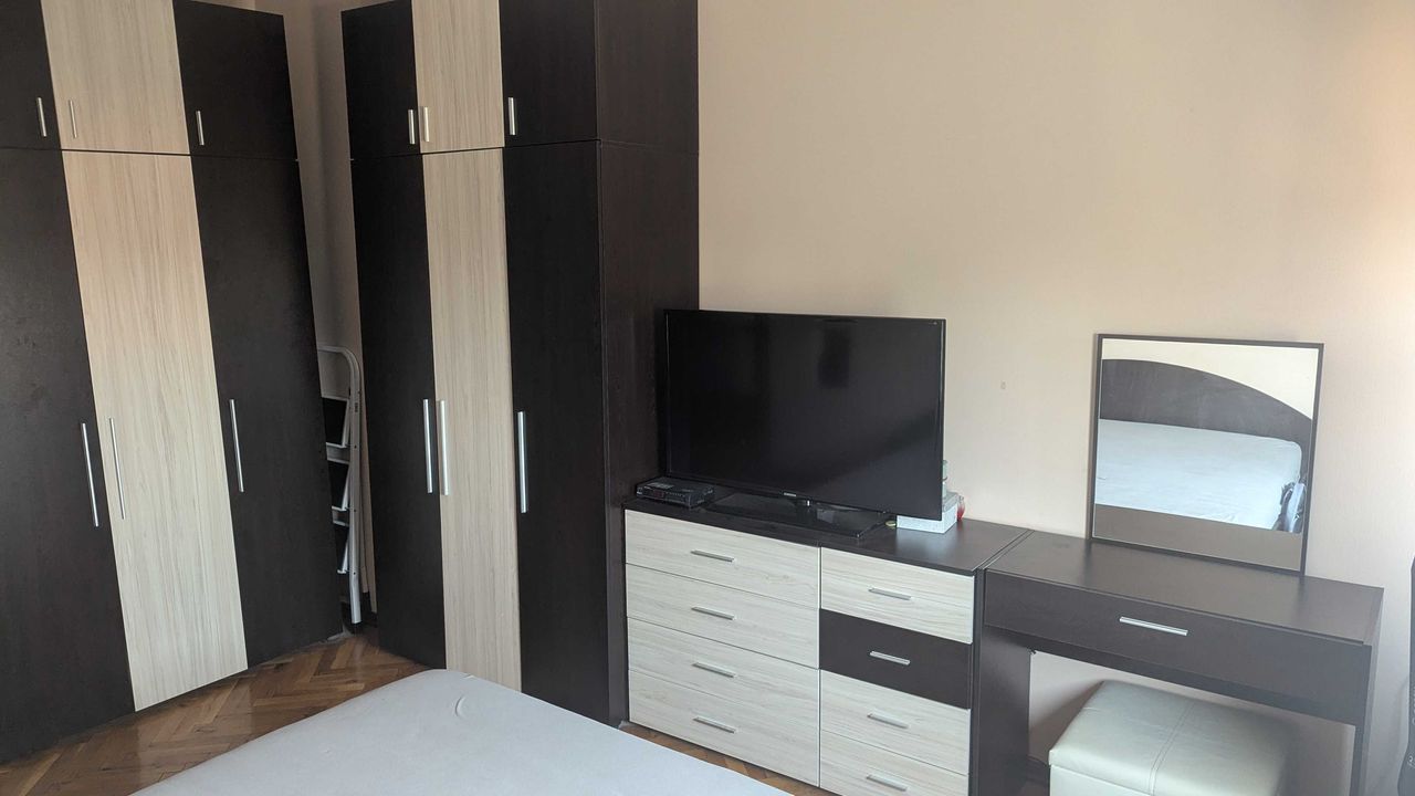Продава се Четиристаен апартамент в Русе, Център - 101 кв.м за 1436 €/кв.м - Снимка #13