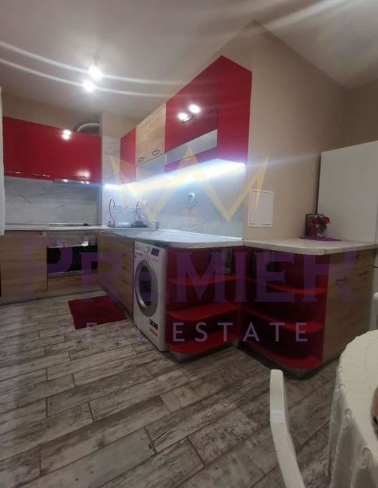 Дава се под наем Четиристаен апартамент в Варна, Цветен квартал - 100 кв.м за 612 € - Снимка #3