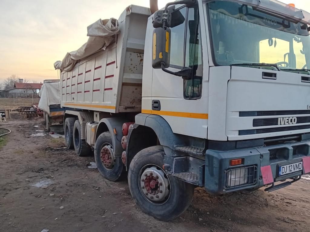 Vând Iveco Trakker 8x4