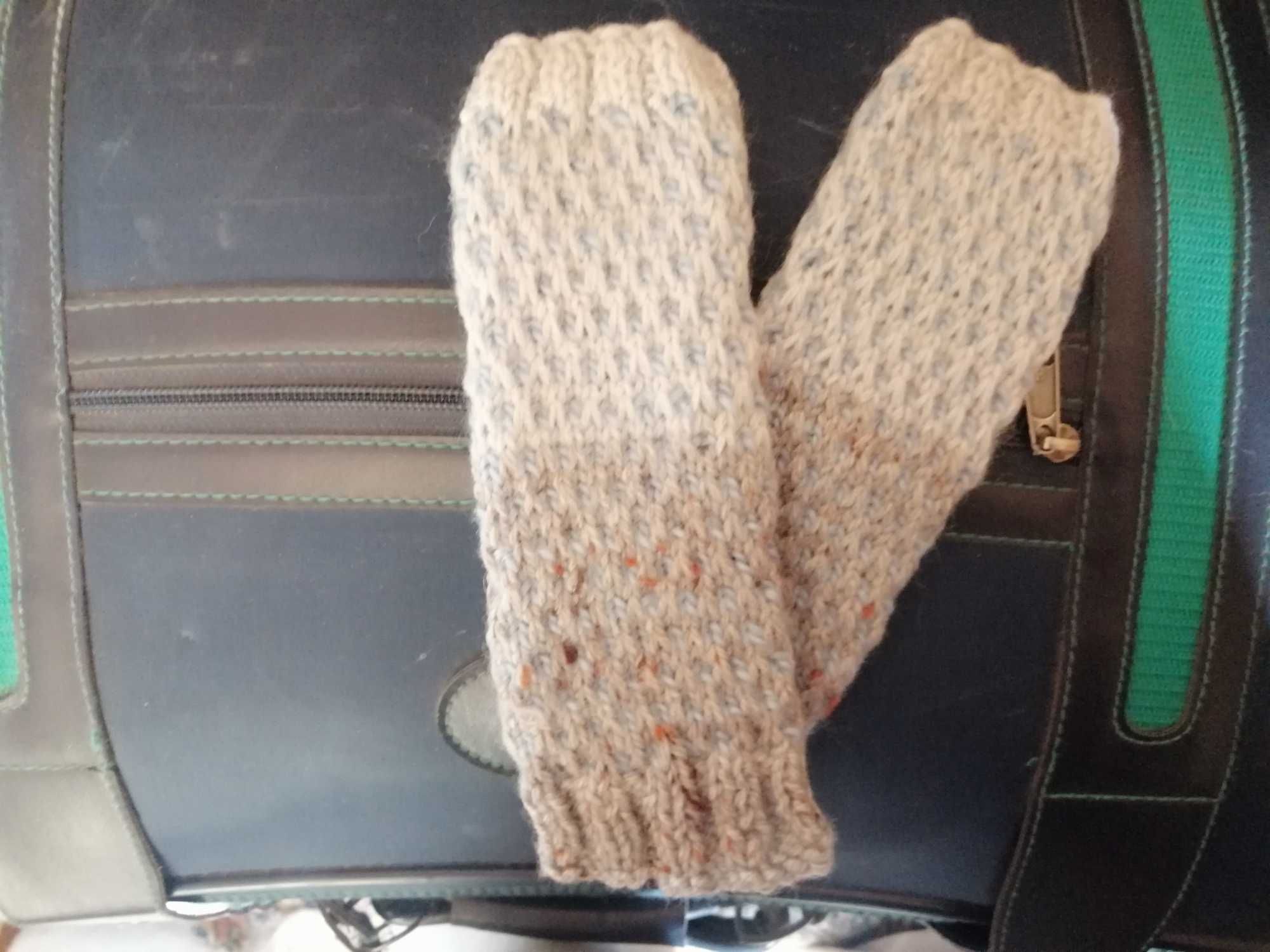 Mănuși fără degete tricotate manual