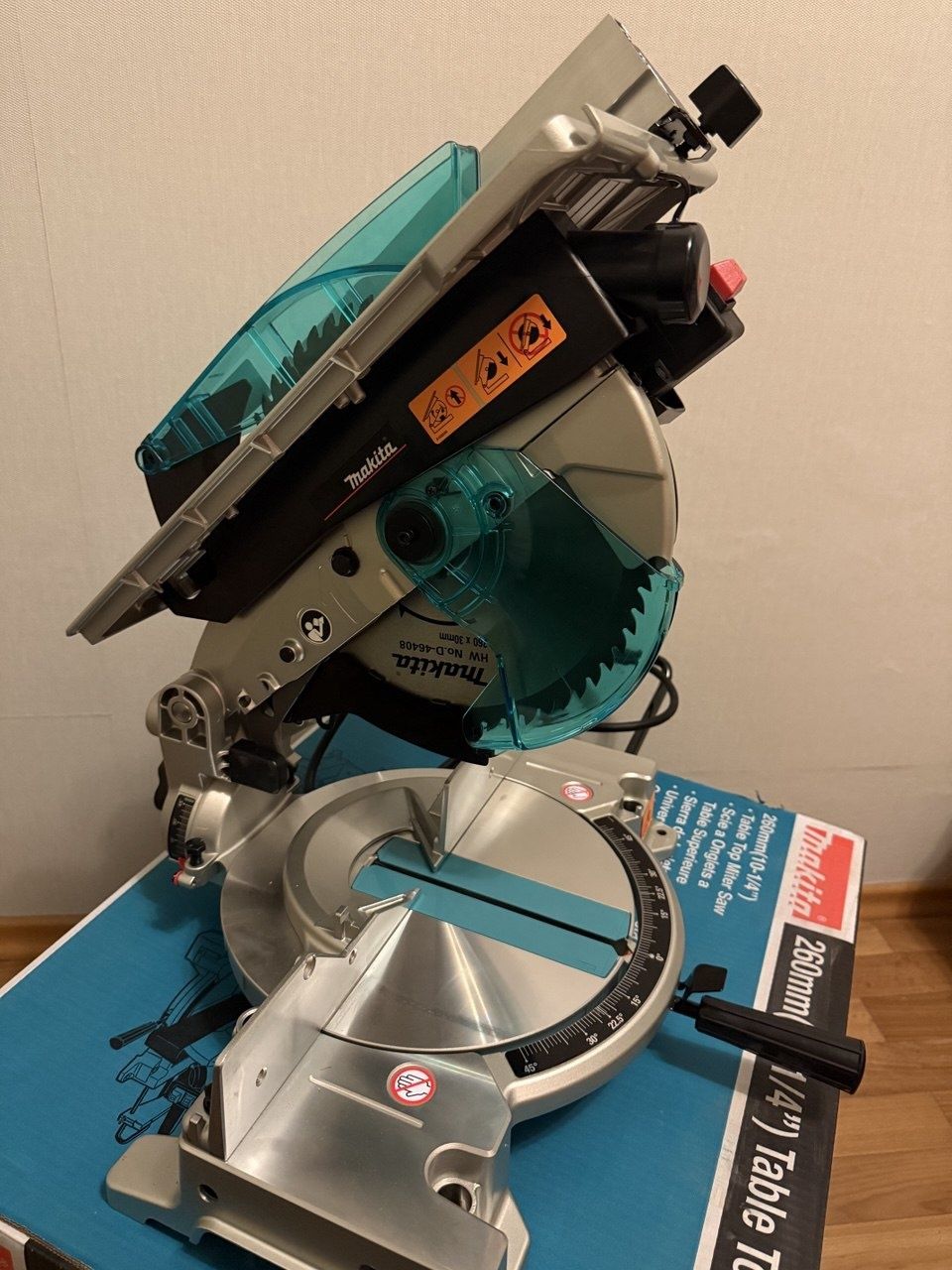 Станок Профессиональная торцовочная пила Makita 260 мм — мощность, точ