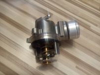 Термостат за w140 s600 m120 двигател нов.