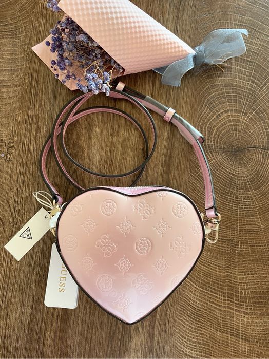 Дамска чанта Guess
