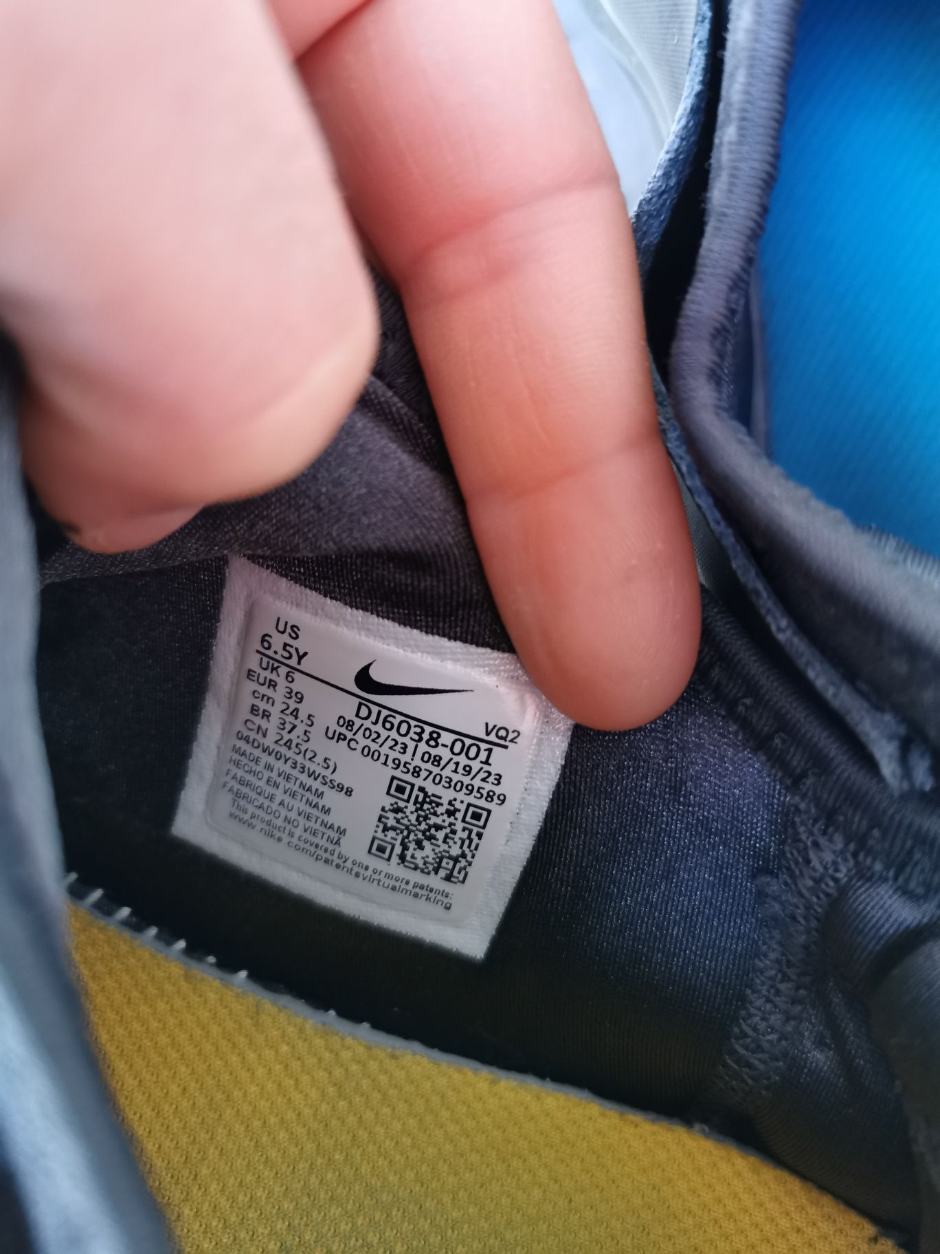 Nike маратонки 39