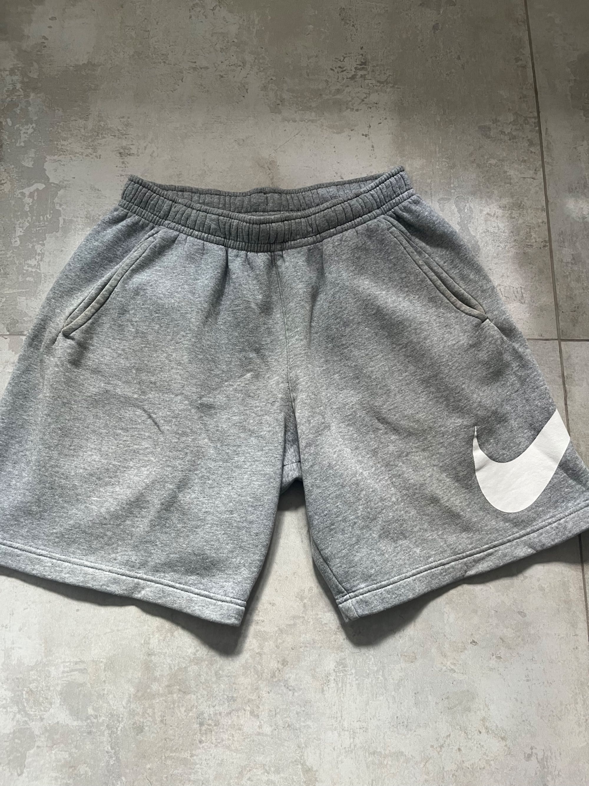 Pantaloni scurti Nike