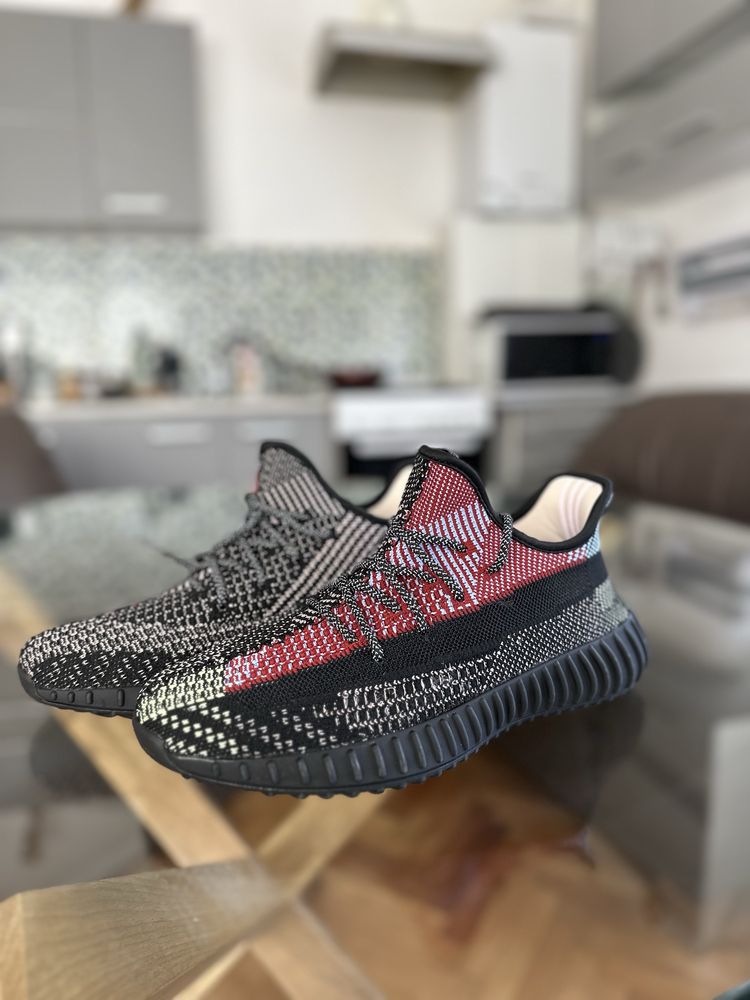 Yeezy Yecheil, 44, Impecabili!