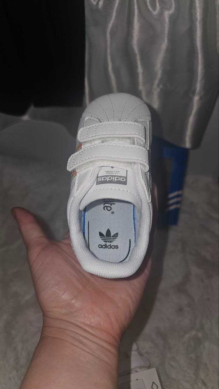 Маратонки Adidas за бебета размер 21