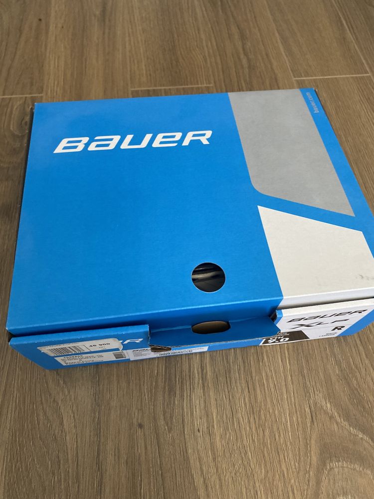 Продам коньки Bauer