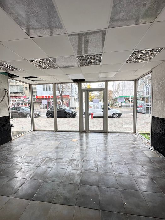 Самостоятелен търговски обект широк център