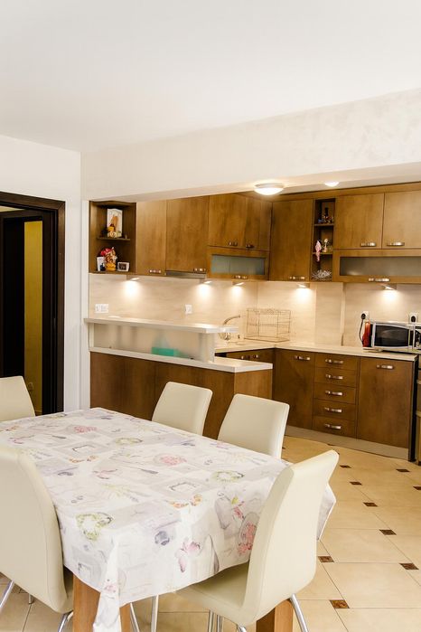 Просторен ТРИСТАЕН апартамент в кв. Каменица 1/ С ПАРКОМЯСТО!!!