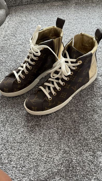 Tenesi Louis Vuitton