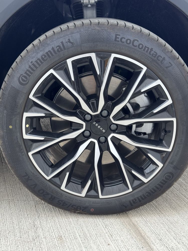 Zeekr 7X 3.8 sec/AWD