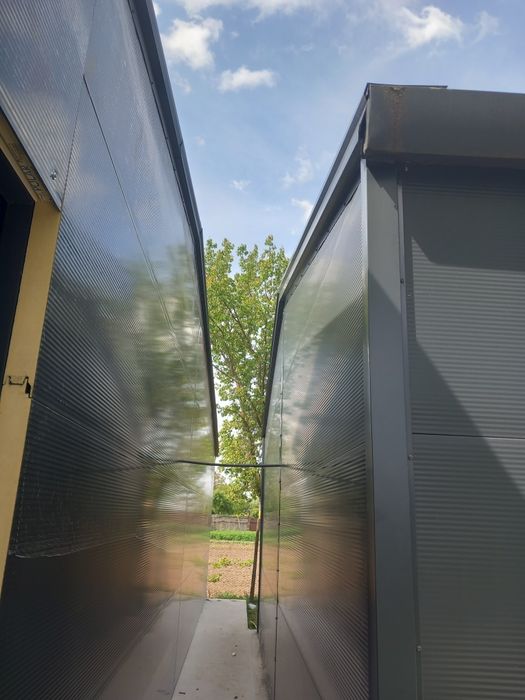 Vand și construiesc o gama larga de hale sau structuri metalice noi ne