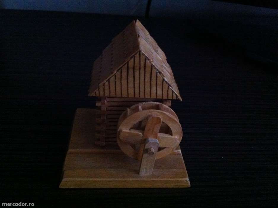 Vand obiecte decorative / de artizanat, casute de lemn