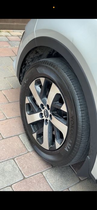 продам комплект шин YOKOHAMA летние