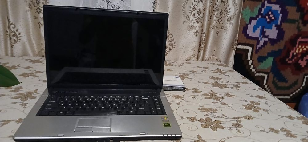 Laptop GIGABYTE modelul 15 G5