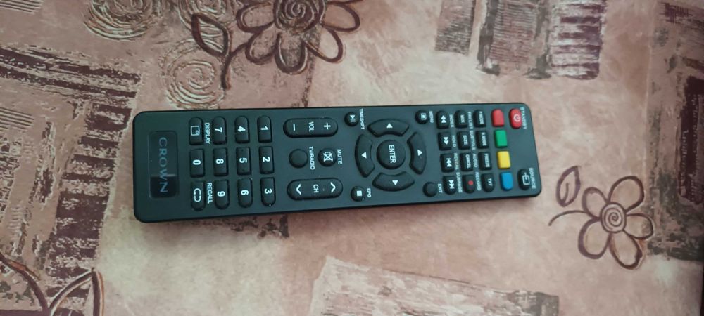 Телевизор Crown 40T21100B, 40"(101.6cm) - за ремонт или за части
