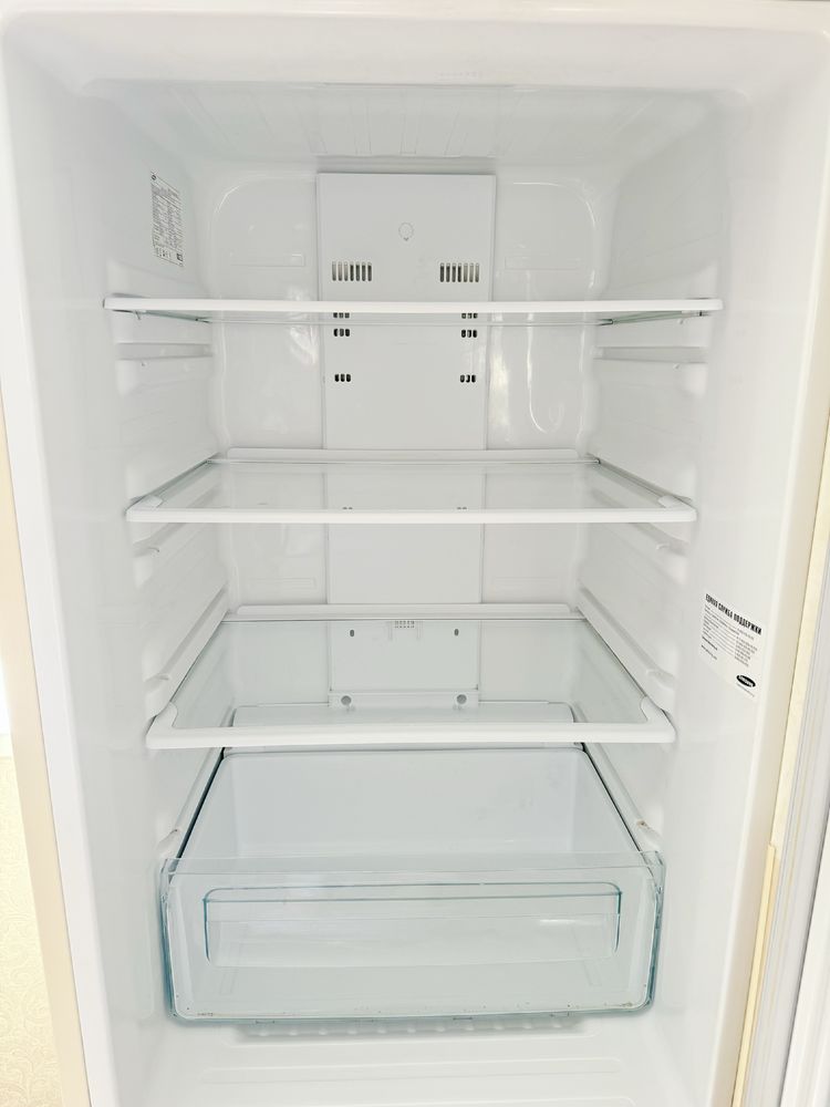 Холодильник с морозильником Samsung бежевый