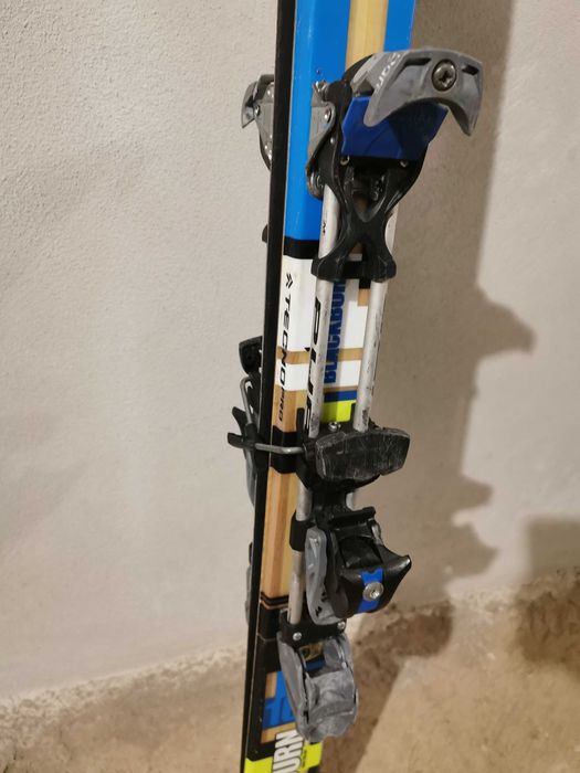 Ски, комбинирани автомати и колани за туринг