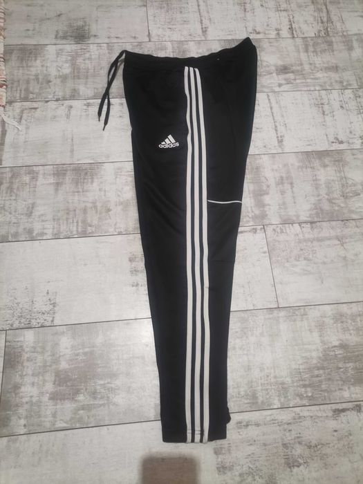 Долнища Adidas нови