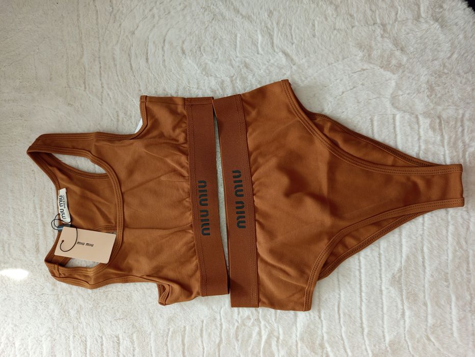 Set bustiera cu chilot