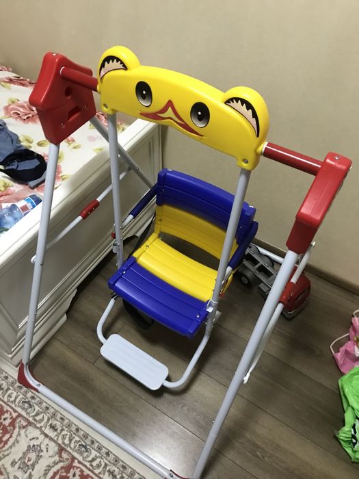 Детская качеля железная