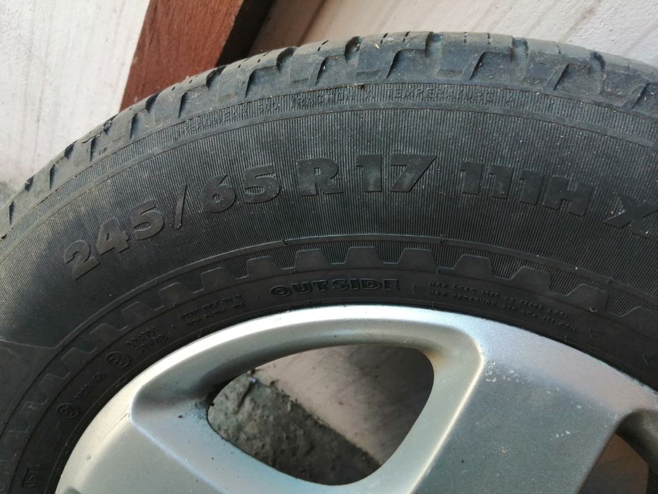 Vând 2 set a câte 4 roți pentru Touareg
