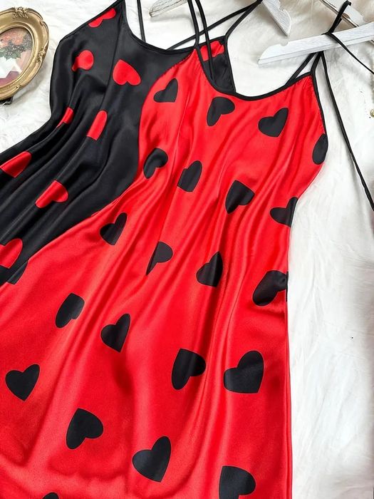 Дамска нощница на сърца