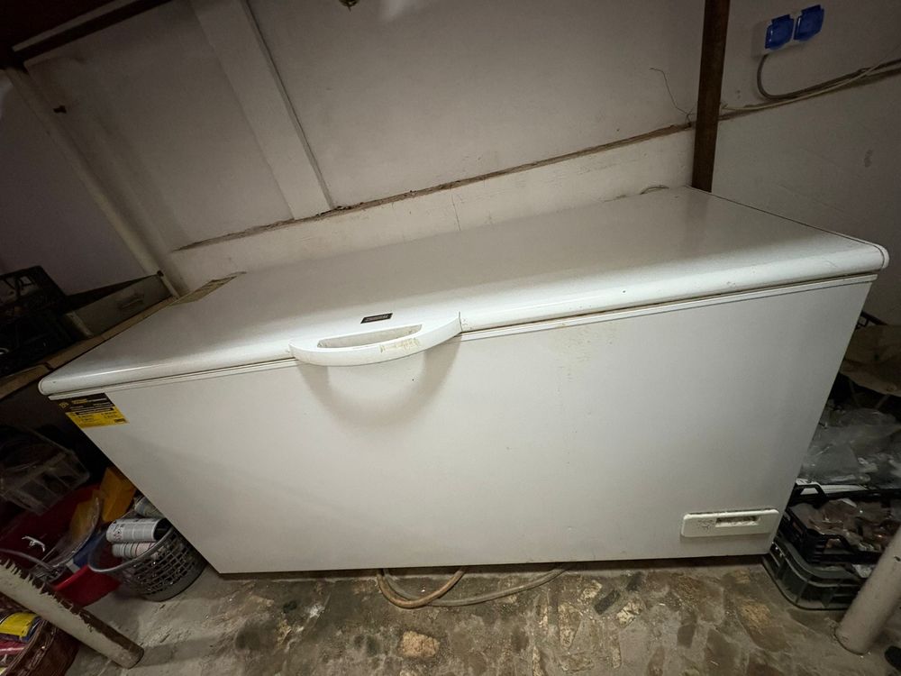 Lada frigorifica  Congelator  frigeta 495L iasi in stare foarte buna