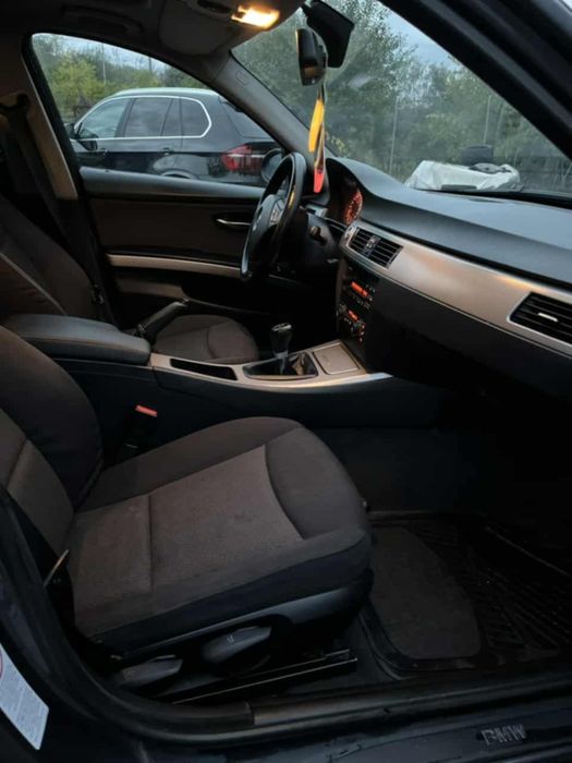 BMW 3 Series E90 – 2006 г. | Дизел | Седан

Продавам си БМВ-то E90, 20