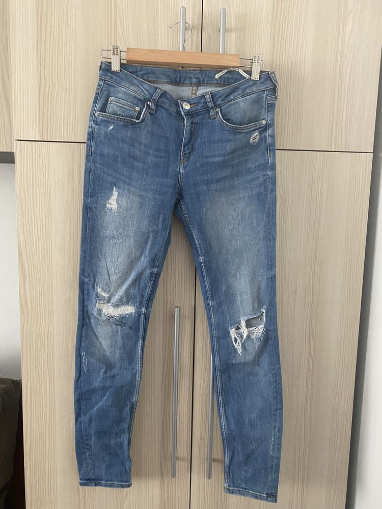 Jeans pentru fete