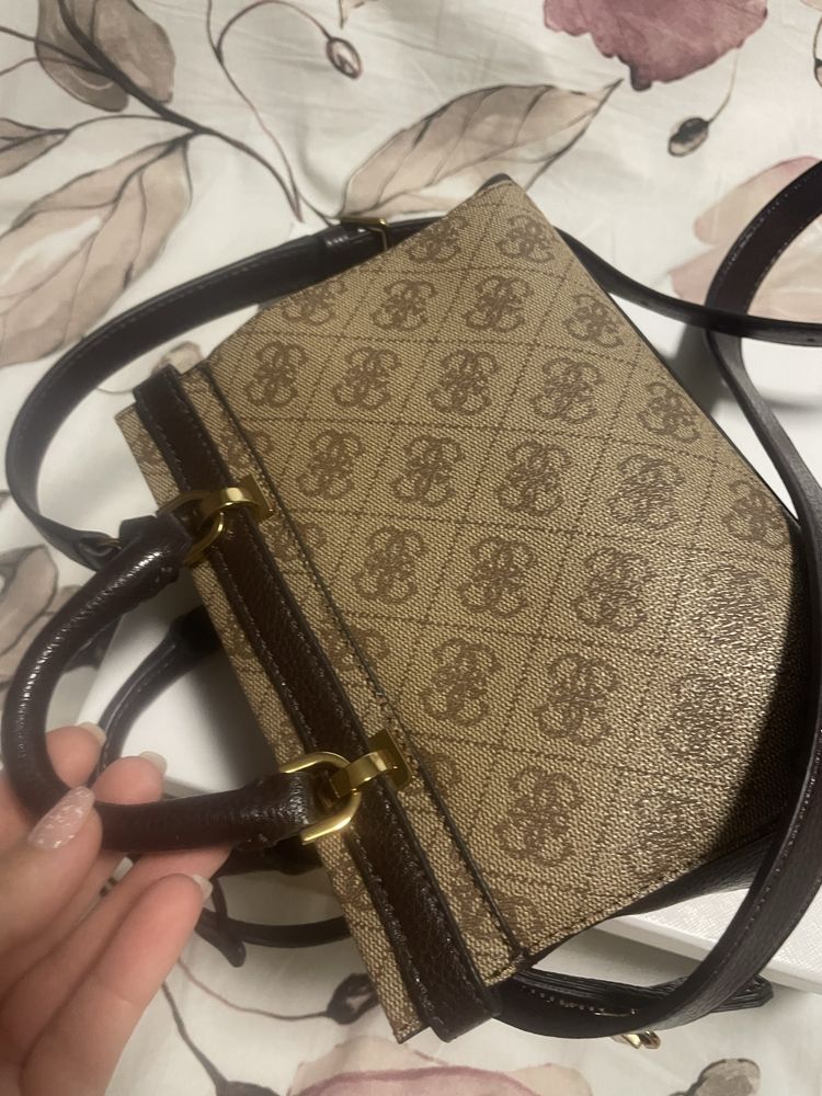 Чанта дамска guess