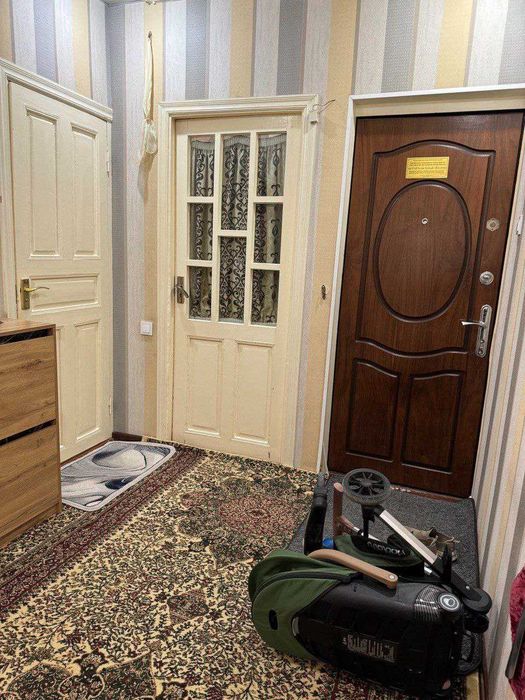 Продаётся 4-комнатная квартира, 73 м², 3 этаж. Хрущёвка.