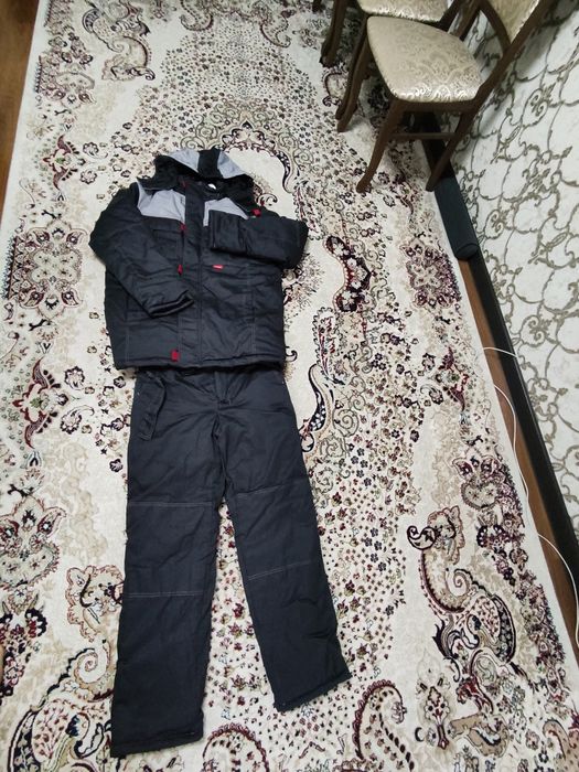 Продам спецодежду.