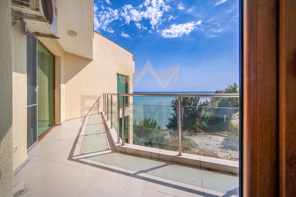 Продава се Тристаен апартамент в Балчик - 91 кв.м за 1000 €/кв.м - Снимка #4