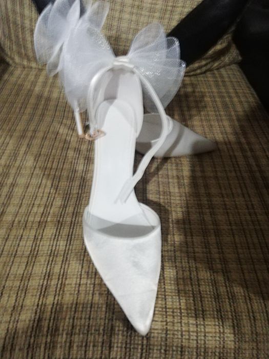 Pantofi stileto cu toc