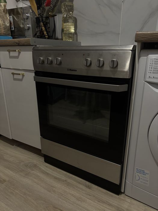 Продам электрическую плиту Hansa
