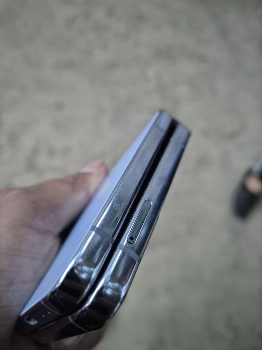 Samsung galaxy flip 4 256gb