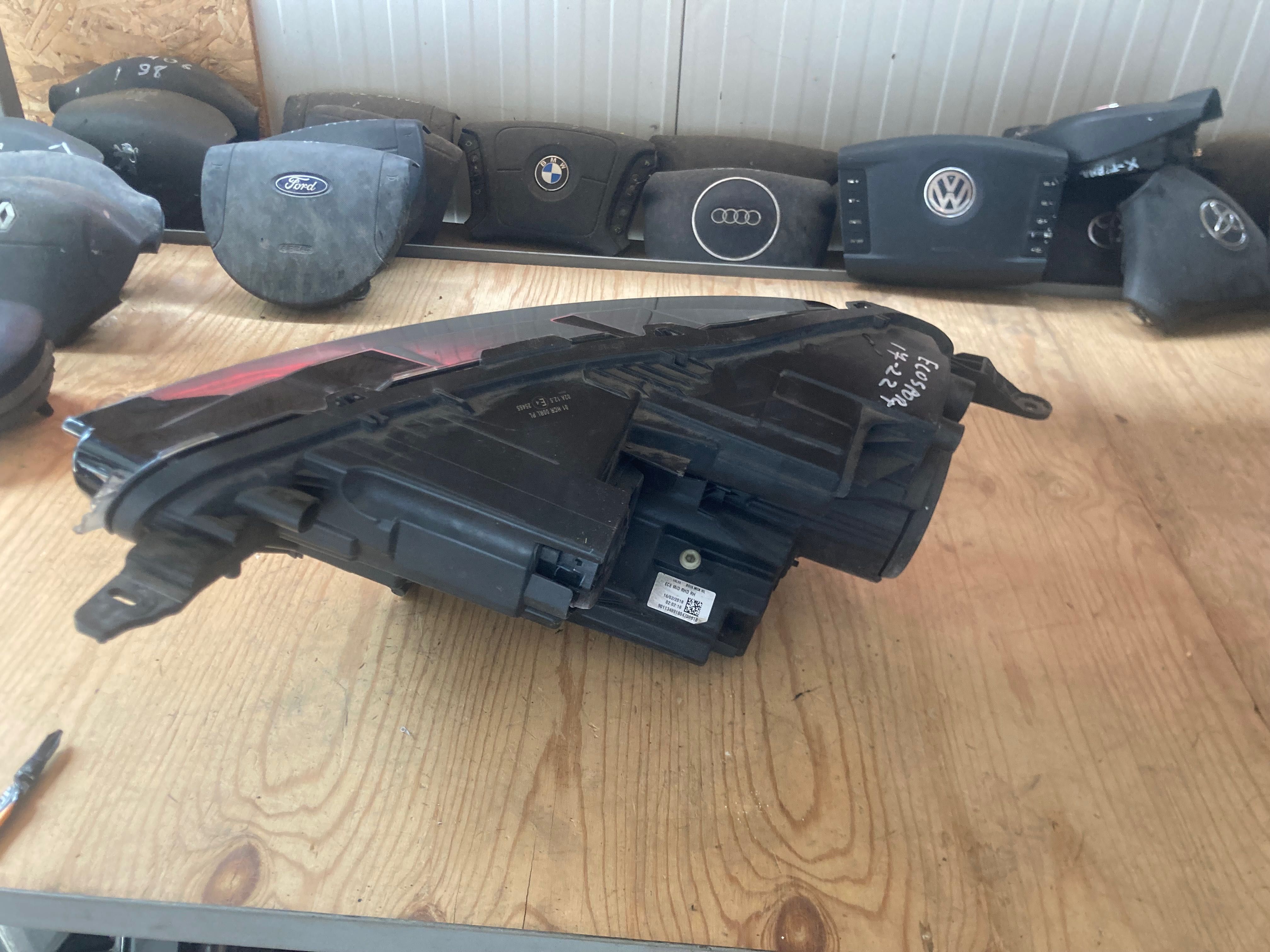 Десен фар Ford Ecosport 22-24.