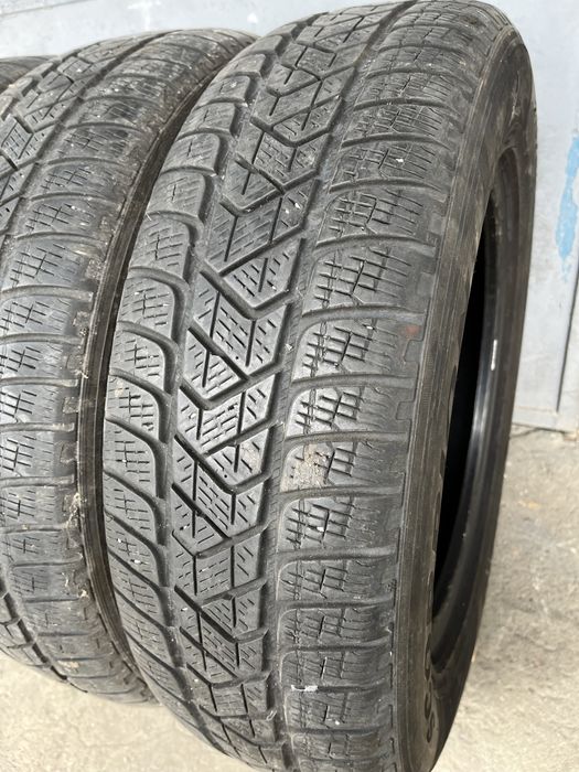 4 бр. зимни гуми 215/65/17 Pirelli DOT 3716 5-5,5 mm