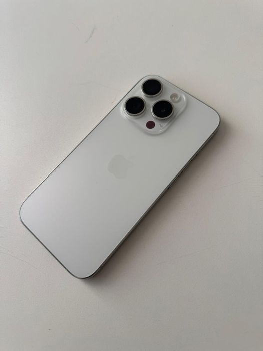 iPhone 15 pro white titanium