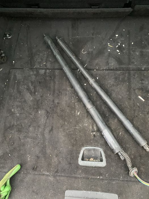 Електрически амотрисьори з багажник Volvo