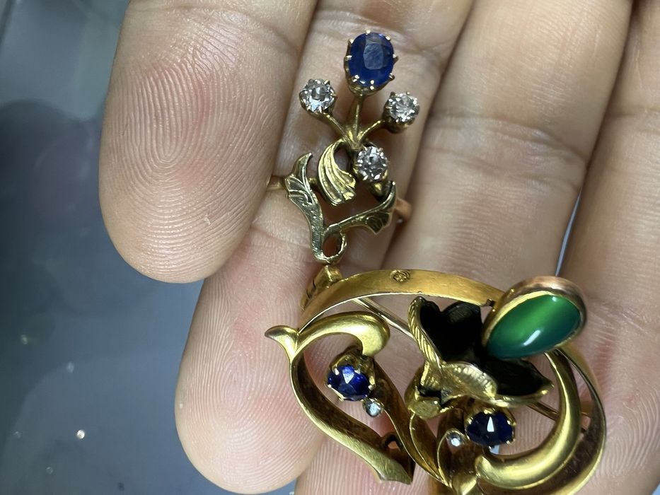 Более сто лет . Брошь . Кольцо . Красота . Камни