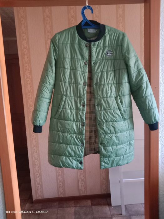 Продаю куртку осенне весеннюю б/у приятно зелёного цвета