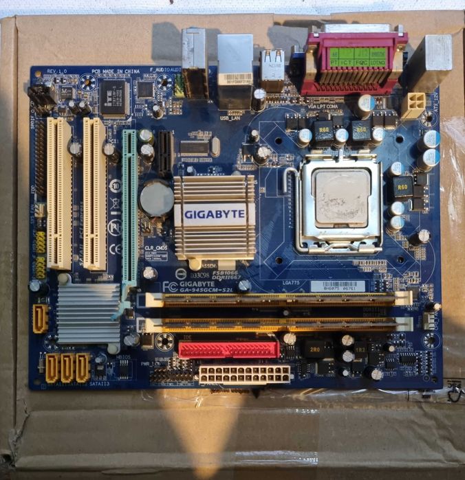 Placa de baza gigabyte GA-945GCM-S2L, ddr2, socket 775