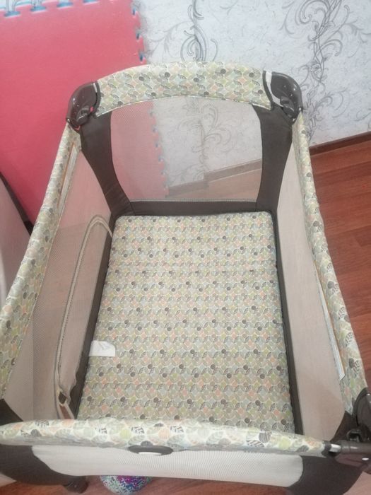 Продам манеж Graco