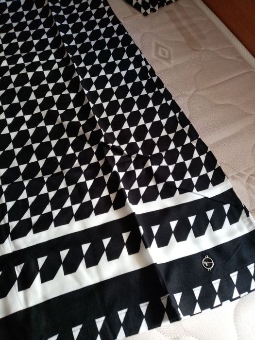 Дамска рокля черно и бяло