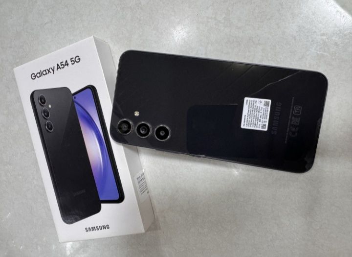 Продам Самсунг а54 .