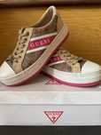 Употребявани сникърси GUESS